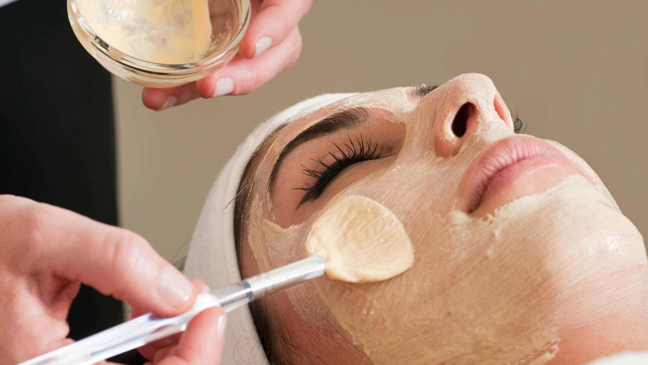 Read more about the article Exploring the World of Facials: Unveiling the Transformative Treatments