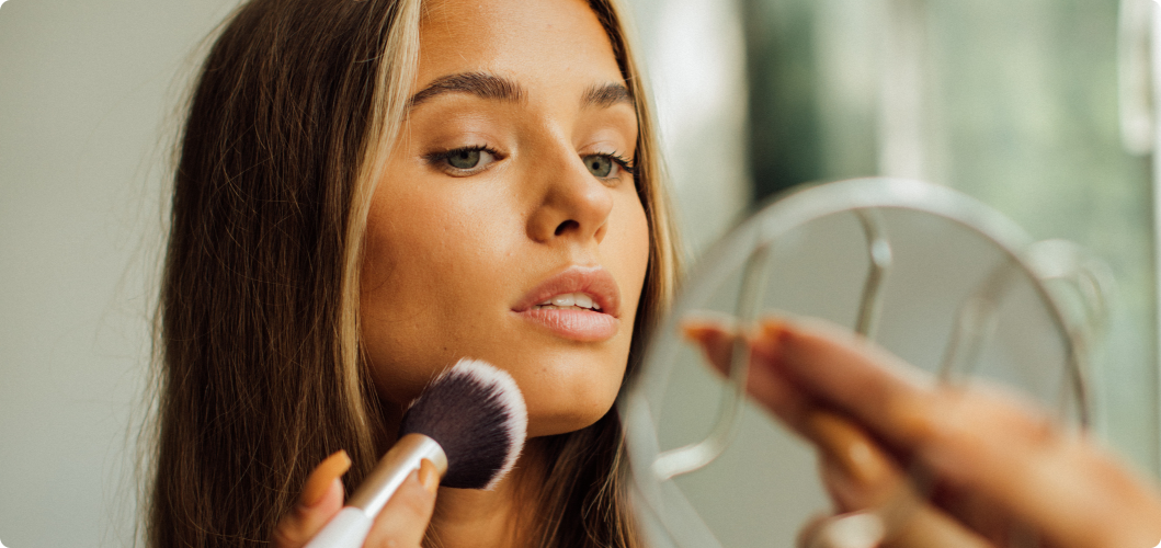 Read more about the article Makeup Must-Haves: Building the Perfect Beauty Routine